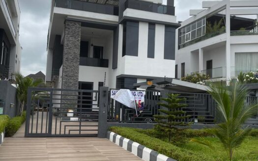 Fully Furnished 5 Bedroom Duplex