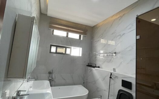 Fully Furnished 5 Bedroom Duplex