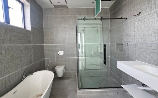 5 Bedroom Detached House For Sale In Osapa