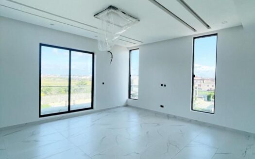 5 Bedroom Detached Luxury House