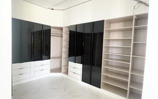 5 Bedroom Detached Luxury House