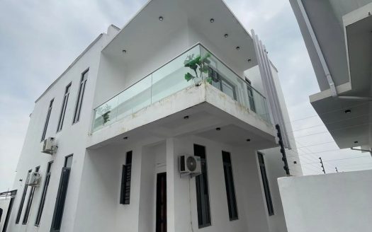 Fully detached house in Chevron Lekki