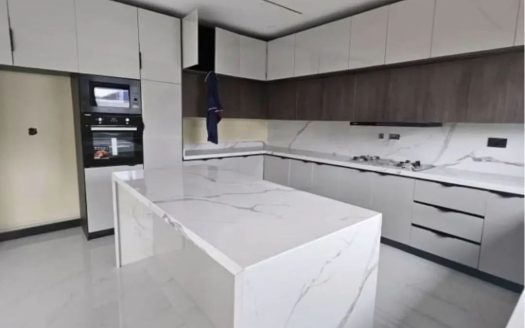 Luxury 4 Bedroom Terrace House