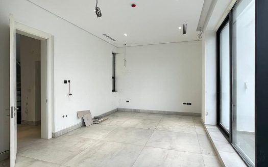 5 Bedroom Fully Detached Duplex