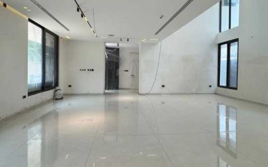 Top-Luxury 6 Bedroom Mansion