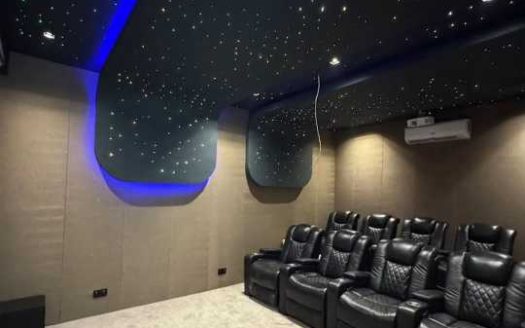 Top-Luxury 6 Bedroom Mansion