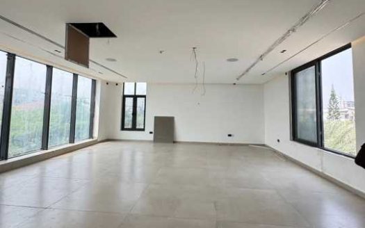 Top-Luxury 6 Bedroom Mansion