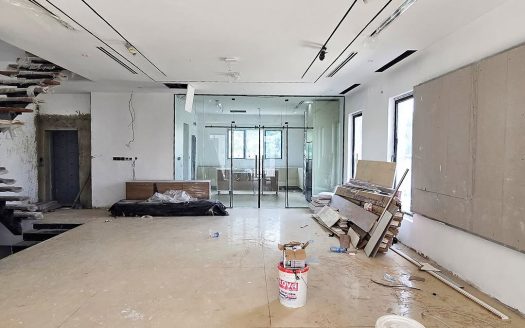 ULTRA-MODERN 4 BEDROOM TOWNHOUSE