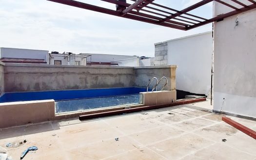 ULTRA-MODERN 4 BEDROOM TOWNHOUSE
