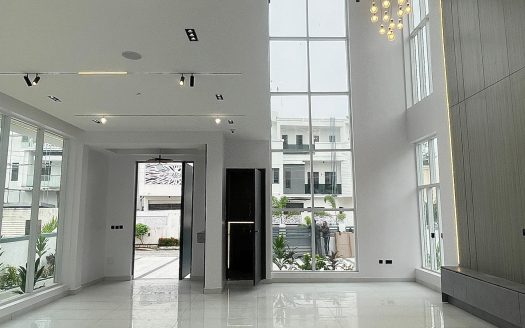 AUTOMATED 5BDR, DETACHED DUPLEX