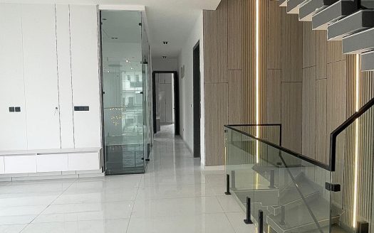 AUTOMATED 5BDR, DETACHED DUPLEX
