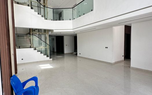 Luxury 6 Bedroom Detached Home