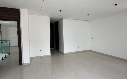 Luxury 6 Bedroom Detached Home