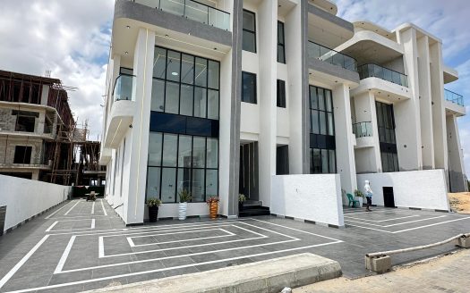 Luxury 5 Bedroom Semi-Detached