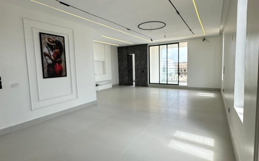 Luxury 5 Bedroom Semi-Detached