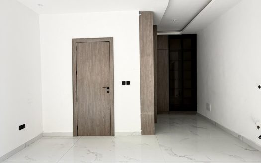 Spacious 2 Bedroom Apartment.