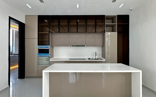 Luxury 5 Bedroom Detached Home