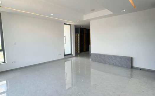 Luxury 5 Bedroom Detached Home