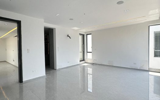 Luxury 5 Bedroom Detached Home