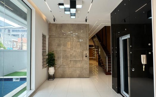 Luxury 5 Bedroom Detached Home