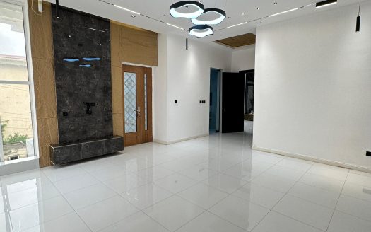 Luxury 5 Bedroom Detached Home