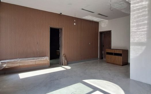 ULTRA-MODERN 4 BEDROOM TOWNHOUSE