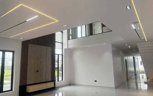 Luxurious 5 Bedroom Semi Detached Duplex