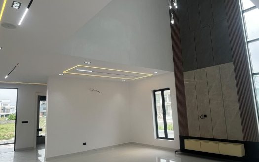 Luxurious 5 Bedroom Semi Detached Duplex