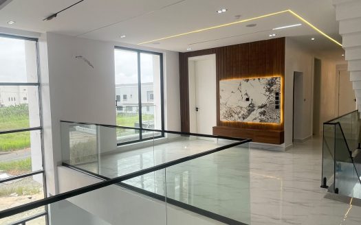 Luxurious 5 Bedroom Semi Detached Duplex