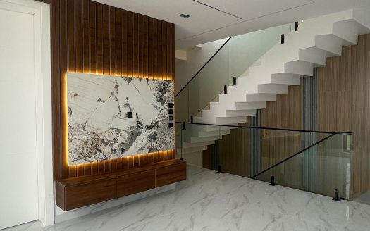 Luxurious 5 Bedroom Semi Detached Duplex