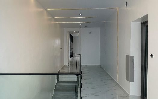 Luxurious 5 Bedroom Semi Detached Duplex