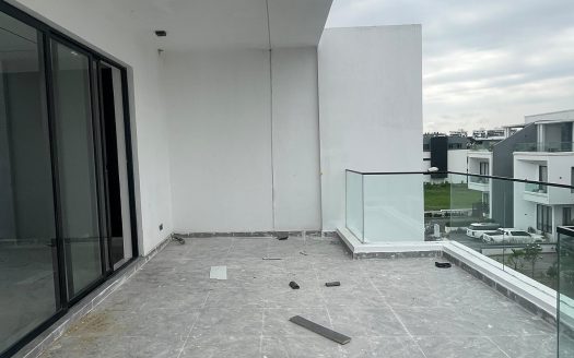 Luxurious 5 Bedroom Semi Detached Duplex