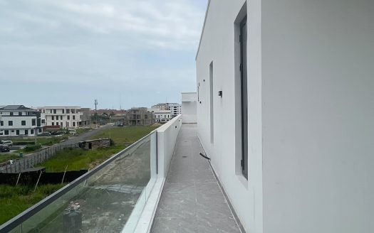 Luxurious 5 Bedroom Semi Detached Duplex