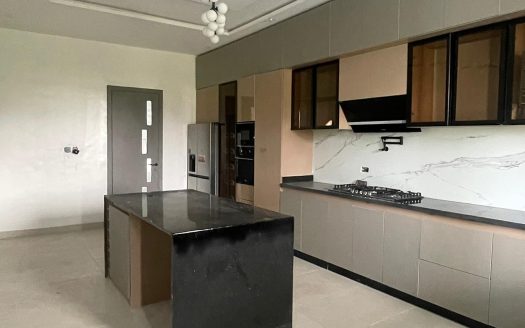 Well Built 5 Bedroom Semi Detached Duplex