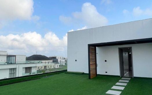 Well Built 5 Bedroom Semi Detached Duplex