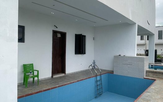 Well Built 5 Bedroom Semi Detached Duplex