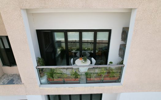 FULLY FURNISHED LAGOON-VIEW APARTMENT — BANANA ISLAND ROAD IKOYI.