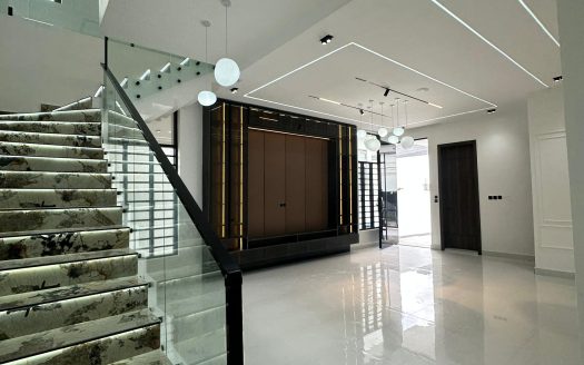 Luxury 4 Bedroom Fully Detached