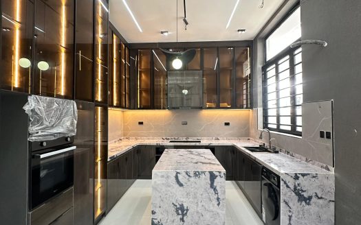 Luxury 4 Bedroom Fully Detached