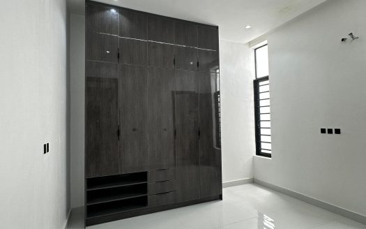 Luxury 4 Bedroom Fully Detached