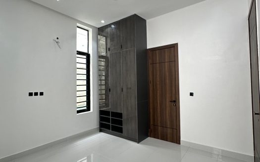 Luxury 4 Bedroom Fully Detached