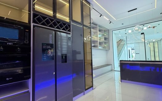 Contemporary 5 Bedroom Fully Detached Duplex with BQ and Swimming pool