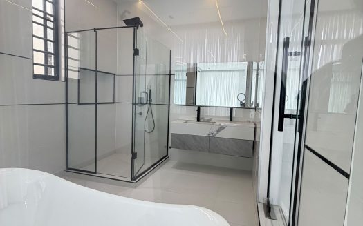 Contemporary 5 Bedroom Fully Detached Duplex with BQ and Swimming pool