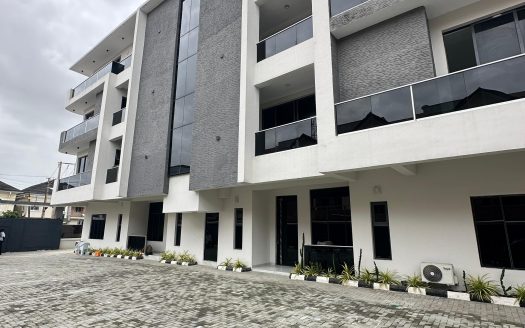 Exquisite And Spacious 3 Bedroom Apartment with BQ